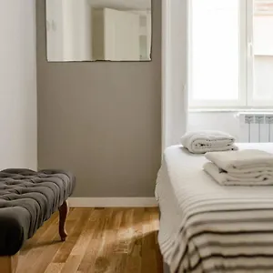  Apartment In Flats