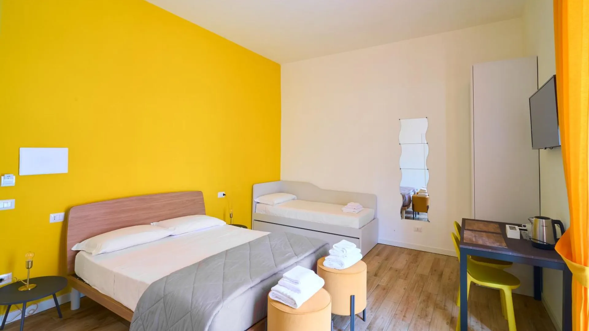 Toto E Peppino Luxury Rooms ナポリ 0*,