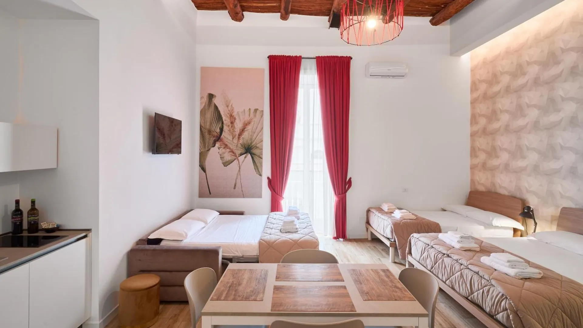 Toto E Peppino Luxury Rooms ナポリ 0*,  イタリア
