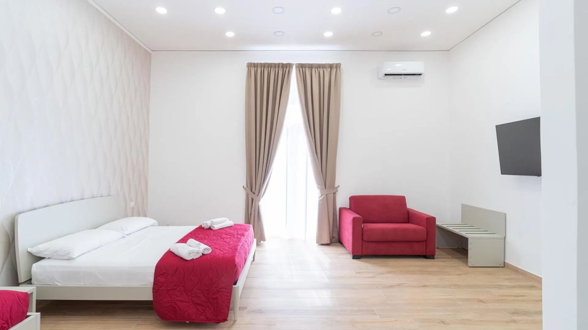 Toto E Peppino Luxury Rooms Naples 0*,